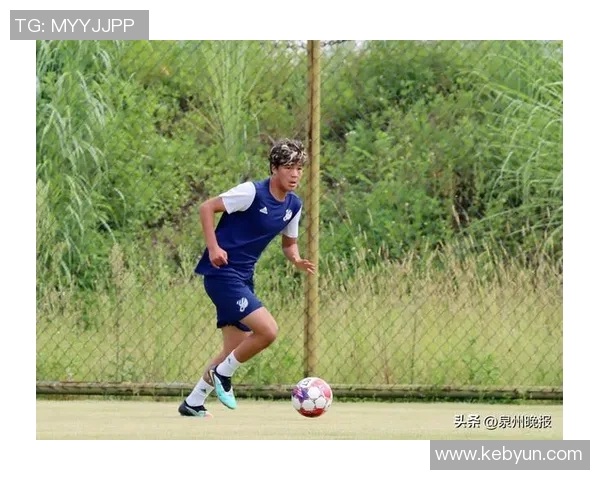 足球明星的成长之路：从青涩小将到全球焦点的励志故事